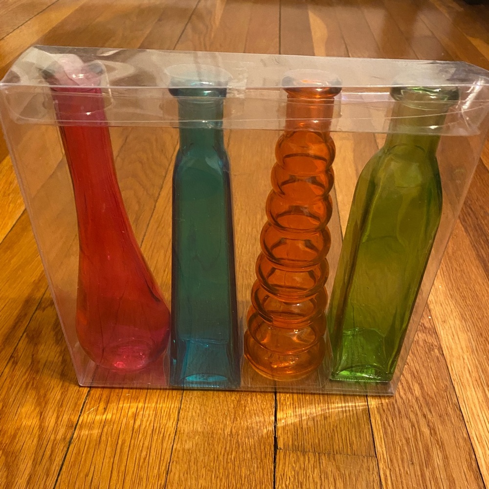 Vases - Picture 3 of 4